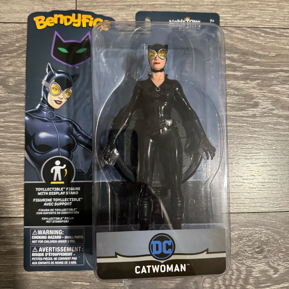 BendyFigs The Noble Collection - DC Comics Catwoman‎ 7.5-inch Figure